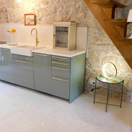 Bezauberndes Steinhaus Mit Garten In Der Altstadt Von Rovinj Extérieur photo
