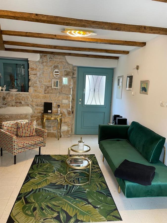 Bezauberndes Steinhaus Mit Garten In Der Altstadt Von Rovinj Extérieur photo