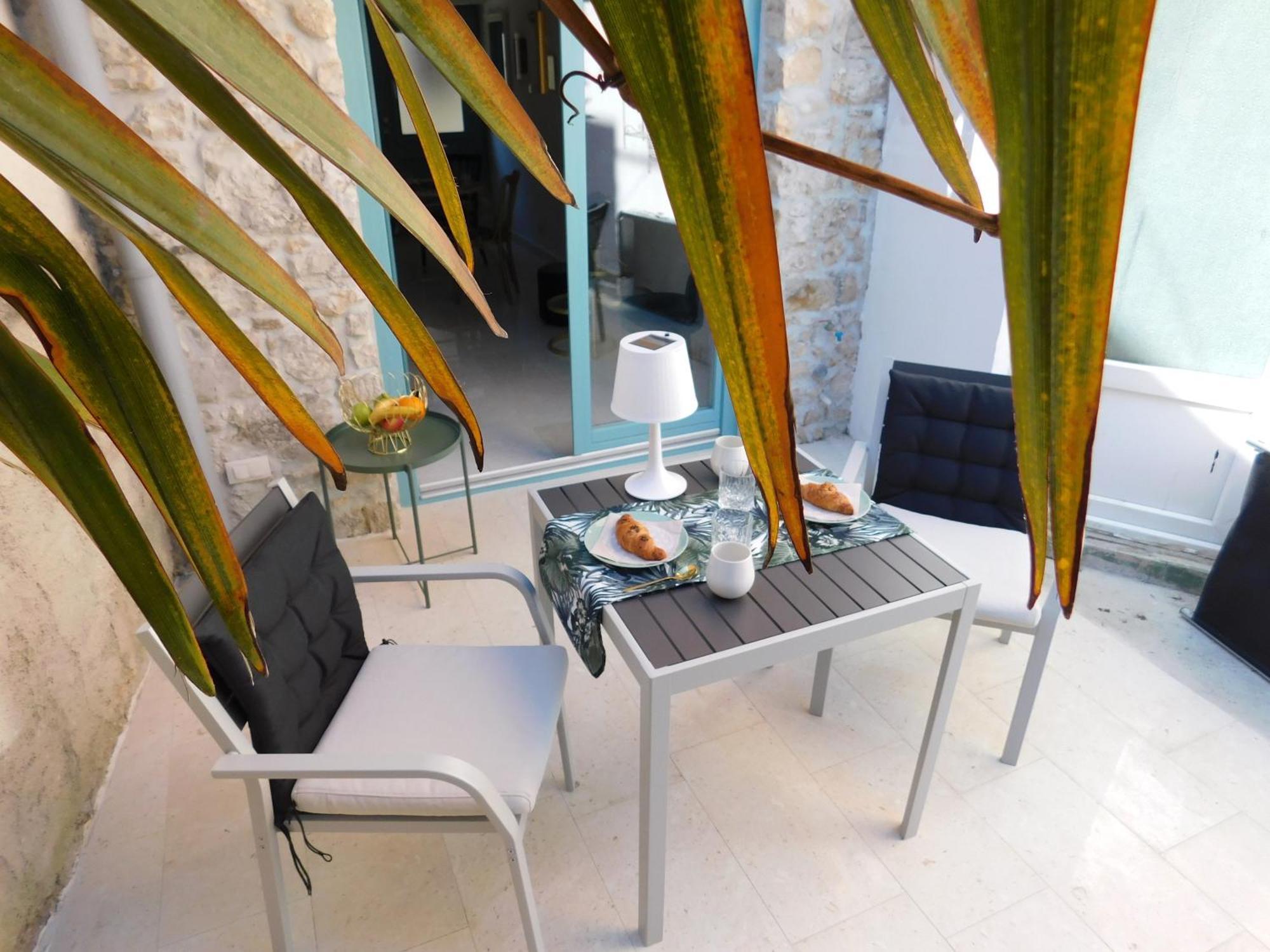Bezauberndes Steinhaus Mit Garten In Der Altstadt Von Rovinj Extérieur photo