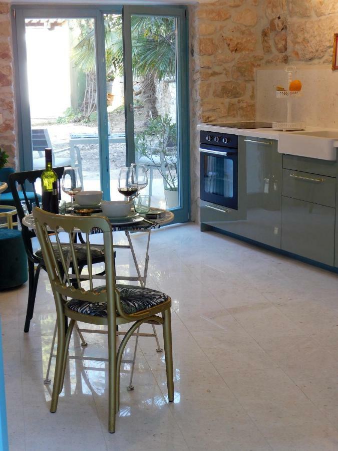 Bezauberndes Steinhaus Mit Garten In Der Altstadt Von Rovinj Extérieur photo