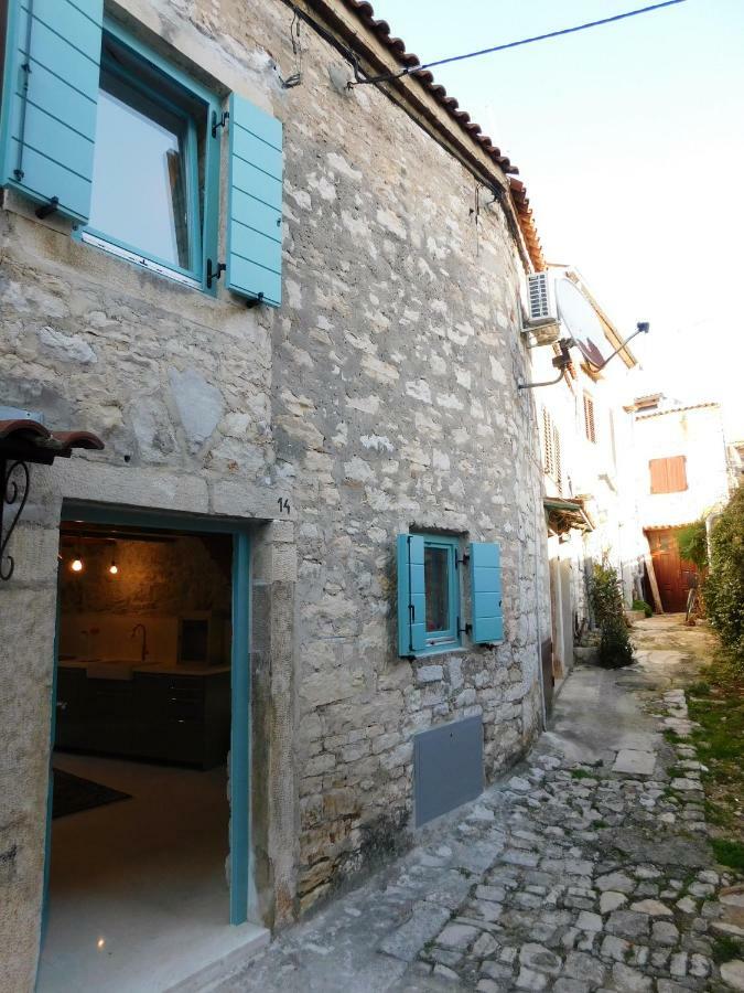 Bezauberndes Steinhaus Mit Garten In Der Altstadt Von Rovinj Extérieur photo